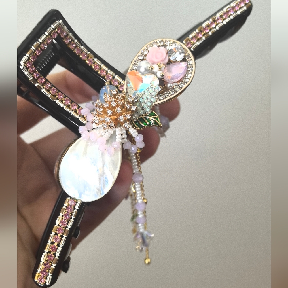 Elegant Black and Pink Hair Clip